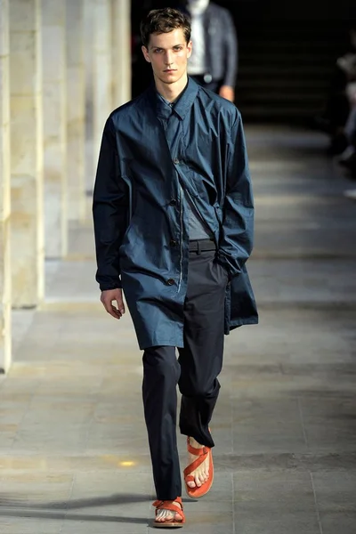 Look 13